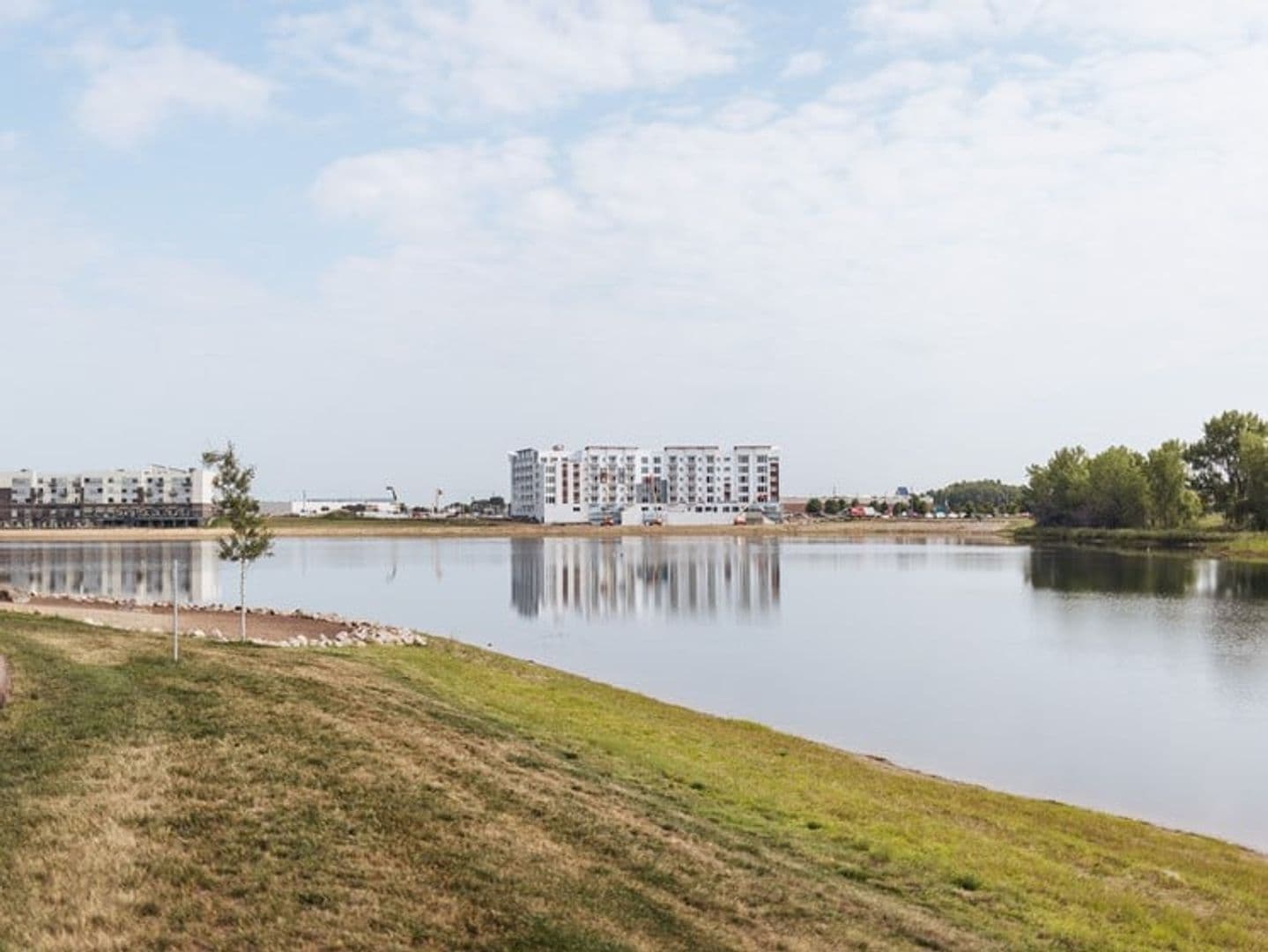 Sioux Falls Apartment: 2301 S Lorraine Pl