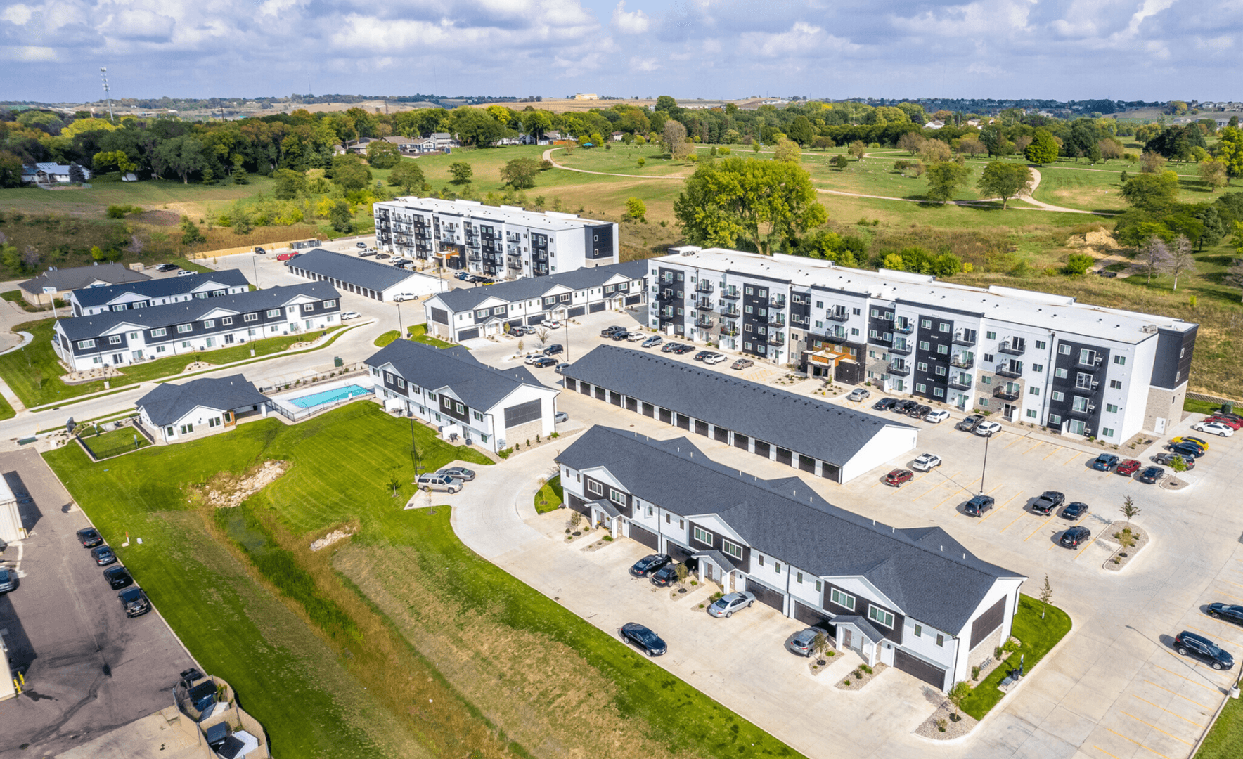 Sioux City Apartment: 5800 Sunnybrook Plaza