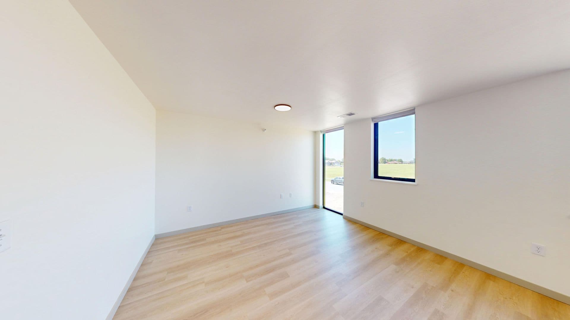Crooks Apartment: 301 W Dianne St.