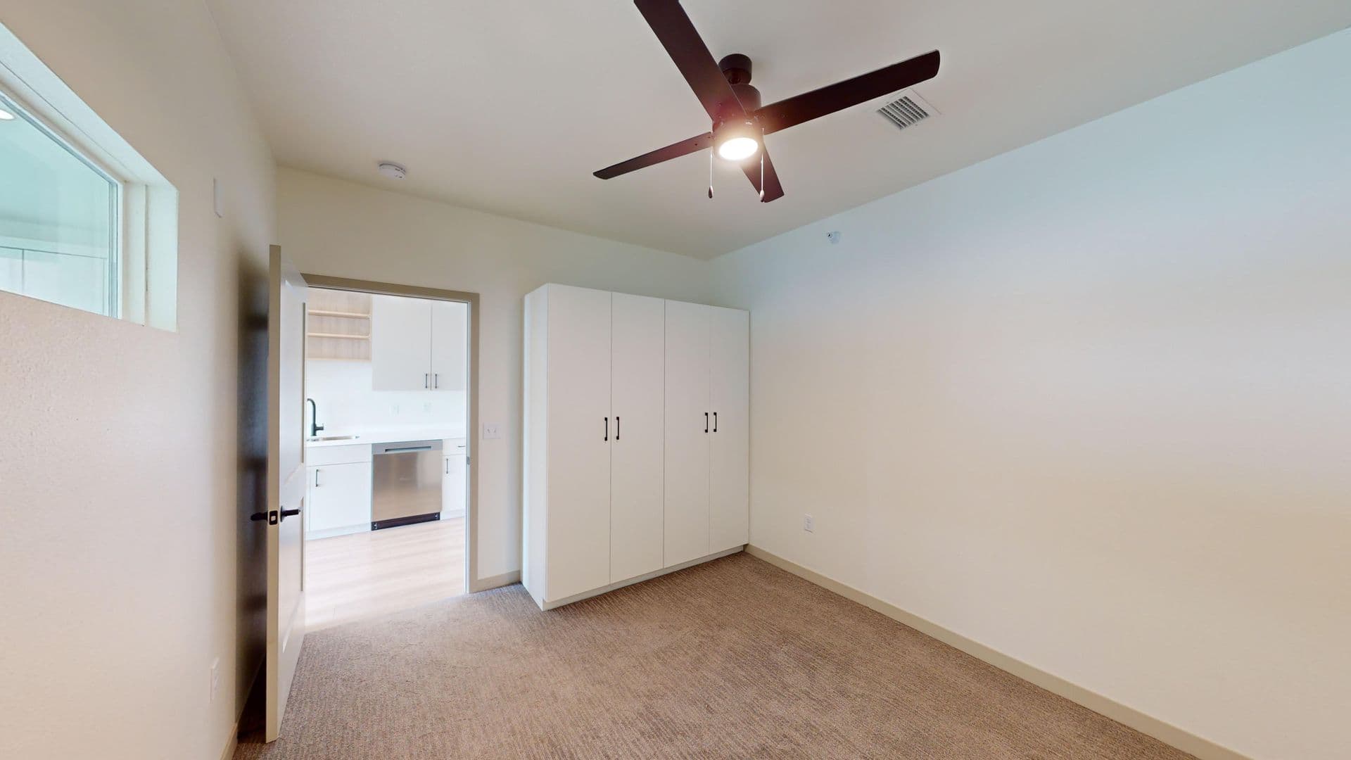 Sioux Falls Apartment: 2301 S Lorraine Pl