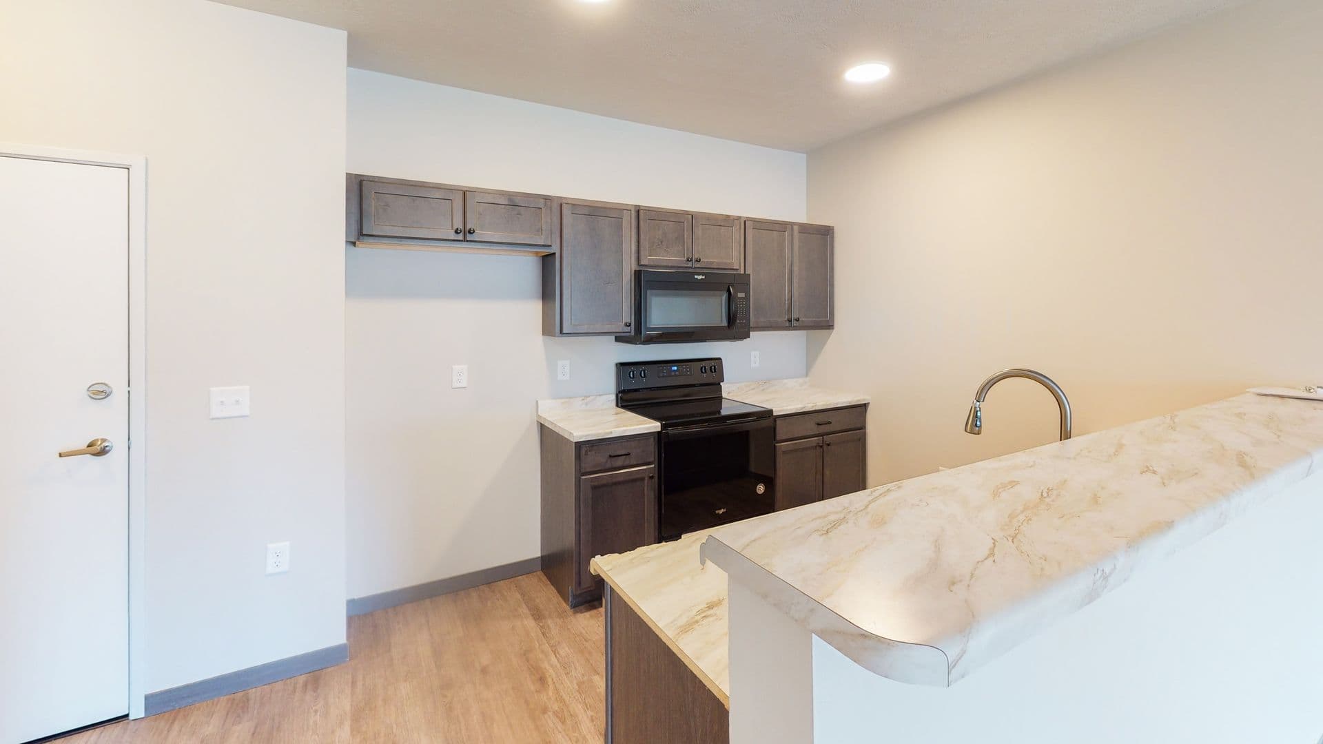 Sioux City Apartment: 5800 Sunnybrook Plaza