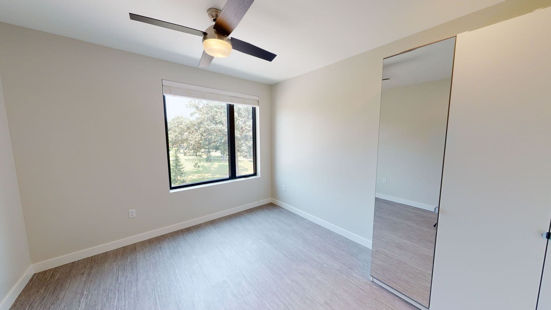 Des Moines Apartment: 2530 University Avenue
