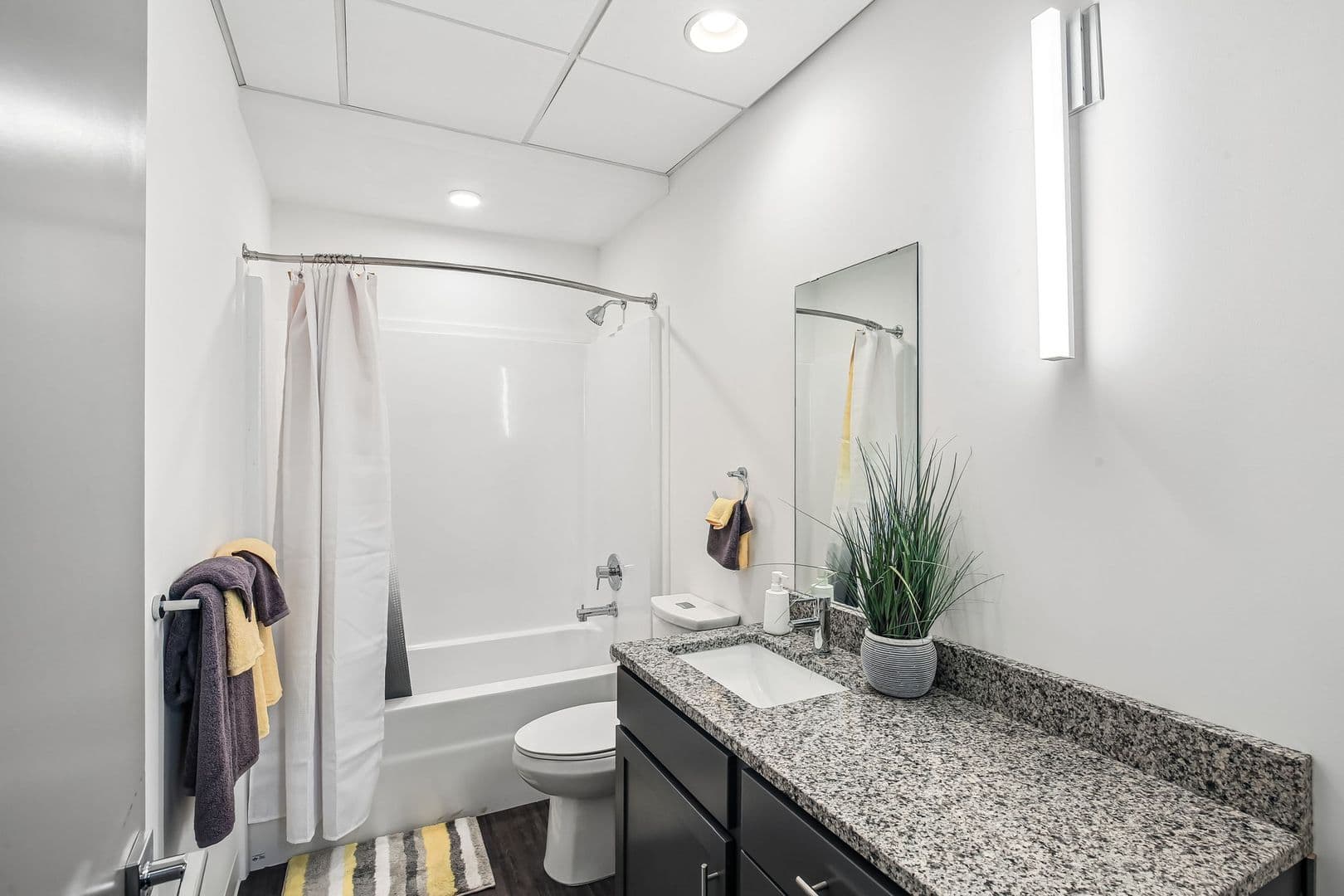 Leavenworth Apartment: 1100 N 2nd St
