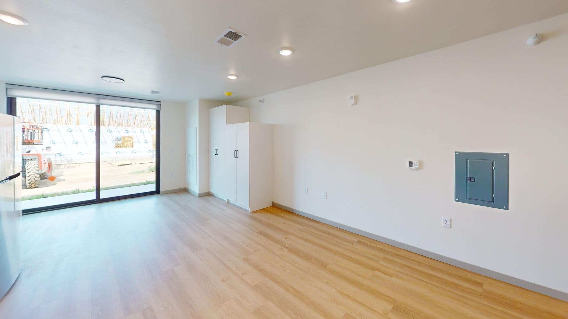 Crooks Apartment: 301 W Dianne St.