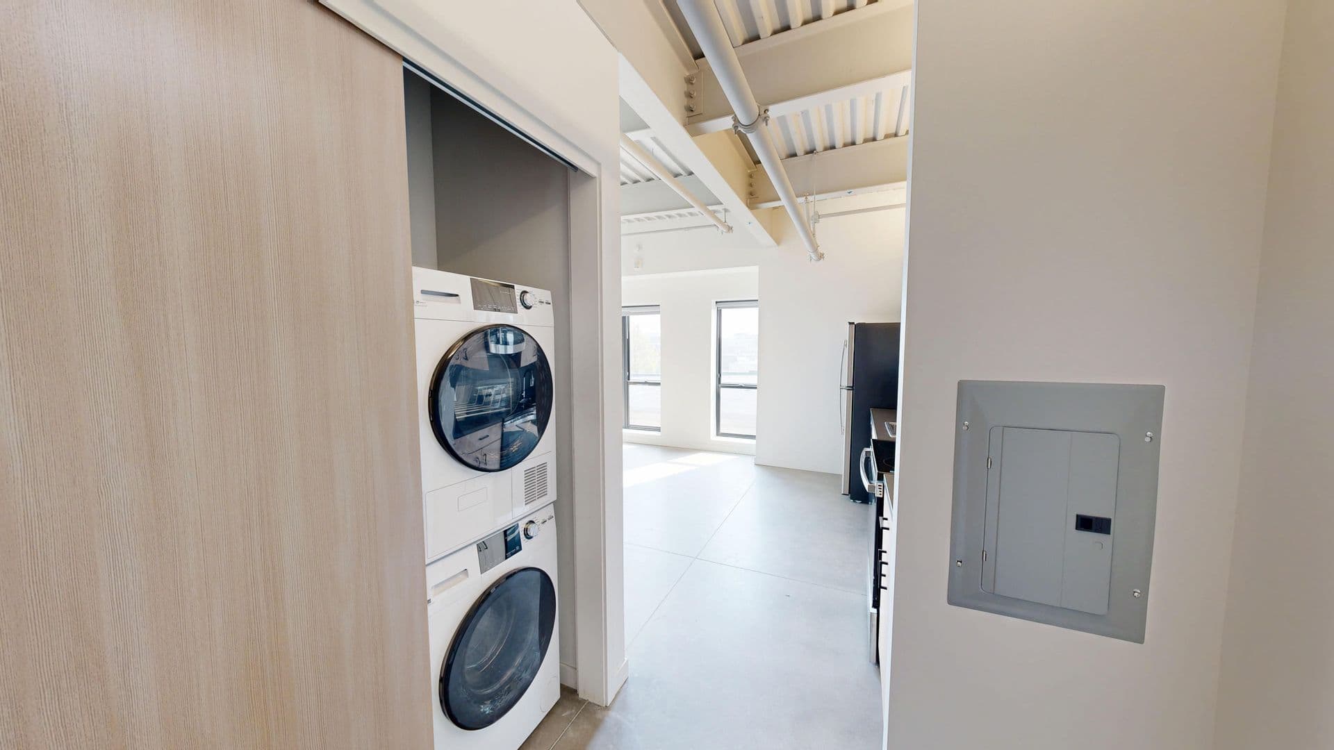 Des Moines Apartment: 418 East Grand Ave