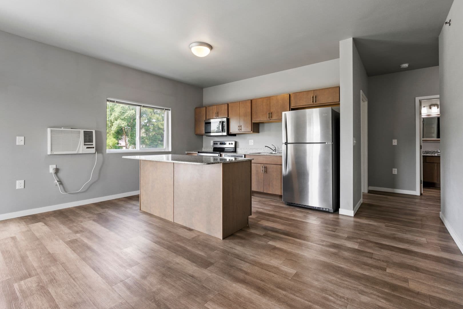 Brookings Apartment: 300 20th St S