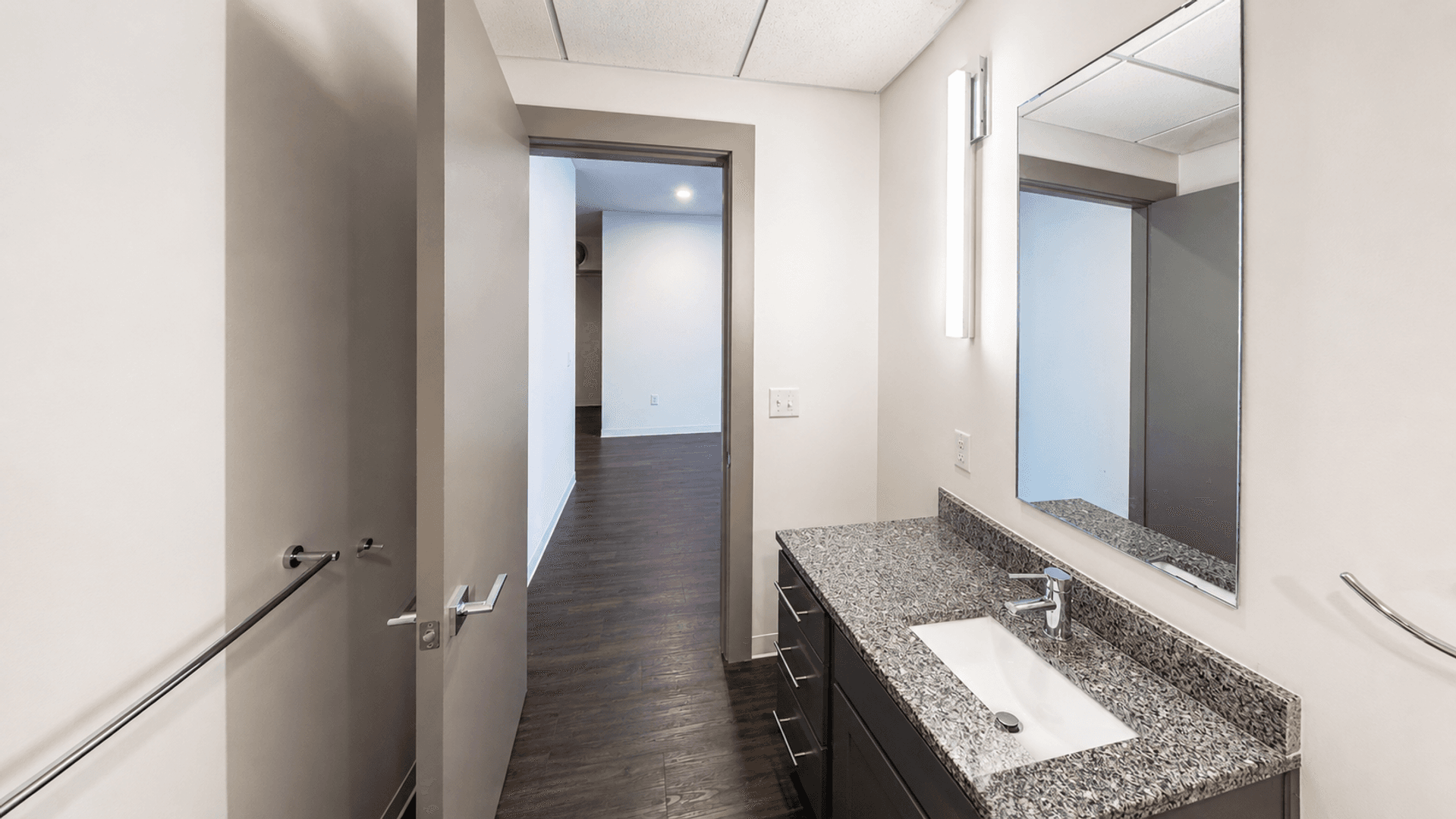 Leavenworth Apartment: 1100 N 2nd St