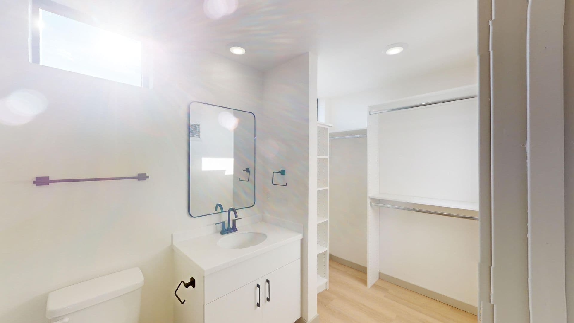 Brandon Apartment: 2401 E Country Club Ave