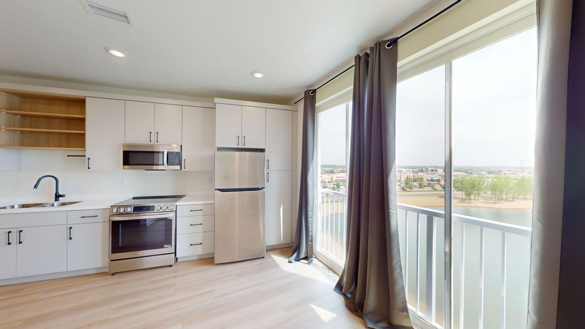 Sioux Falls Apartment: 2301 S Lorraine Pl