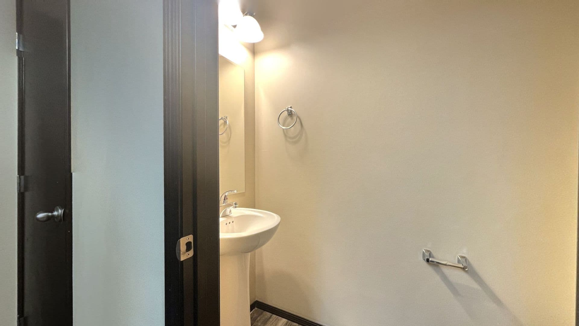 Spencer Apartment: 801 9th St. SW