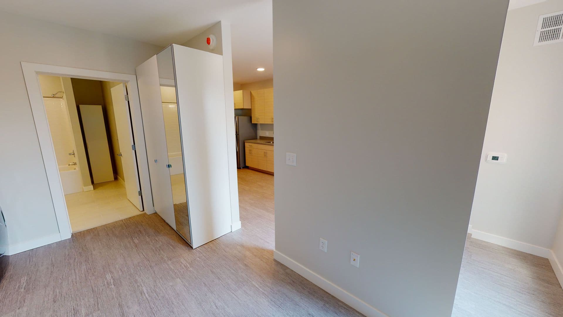 Des Moines Apartment: 2530 University Avenue