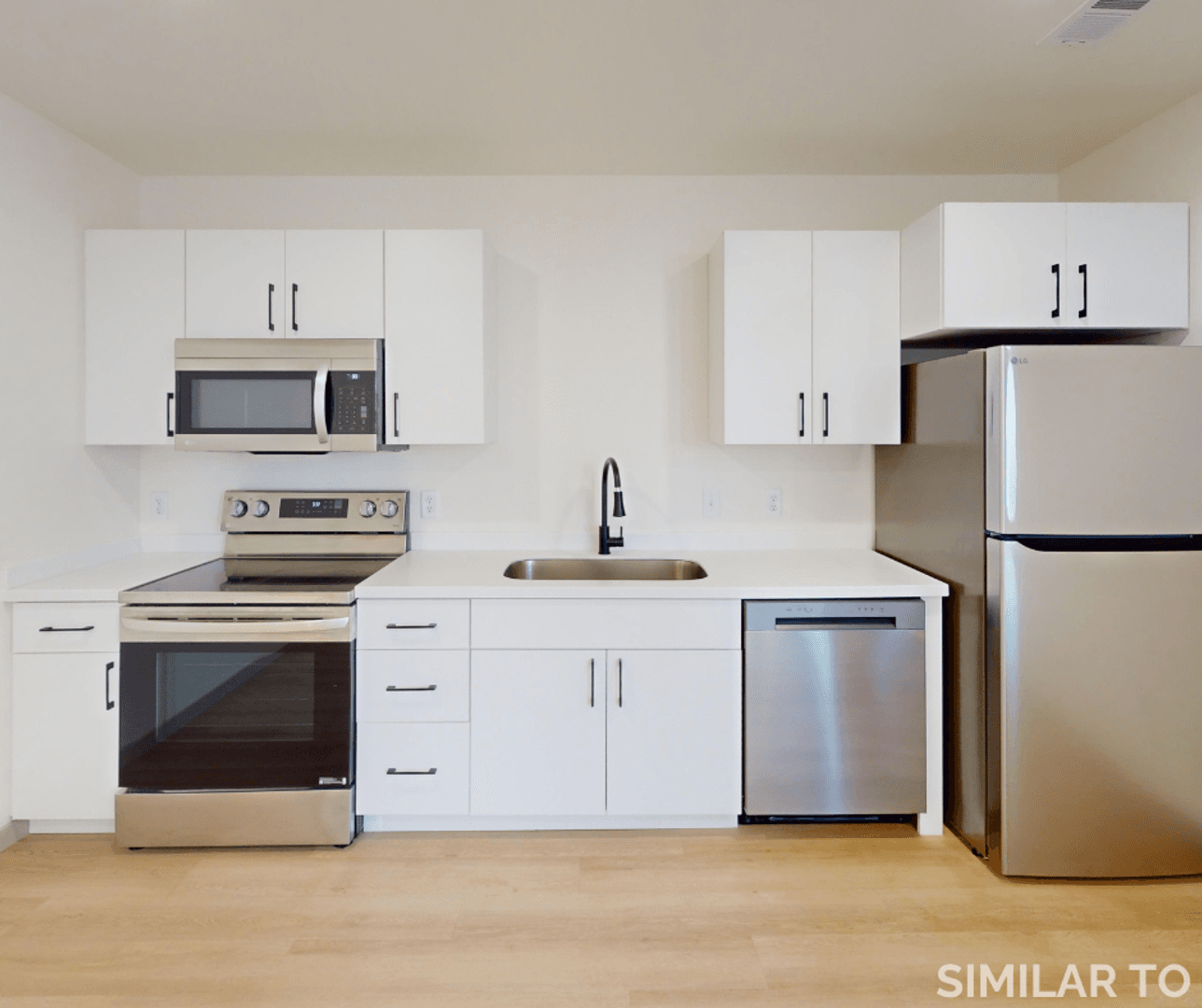 Brandon Apartment: 2401 E Country Club Ave