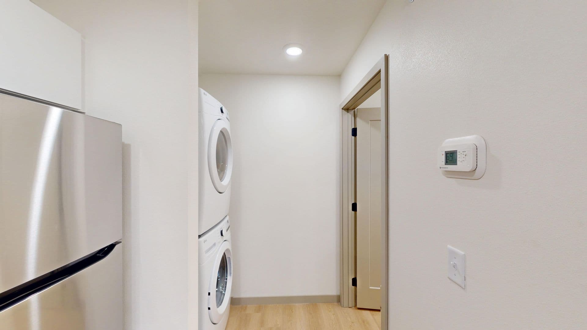 Brandon Apartment: 2401 E Country Club Ave