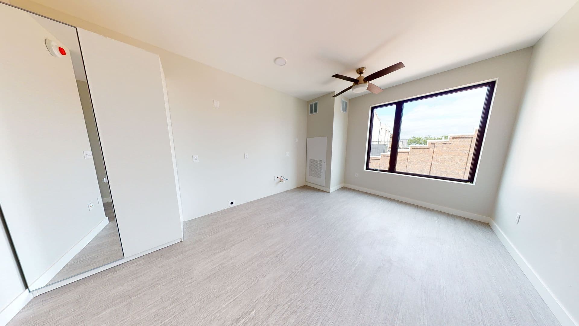 Des Moines Apartment: 2530 University Avenue