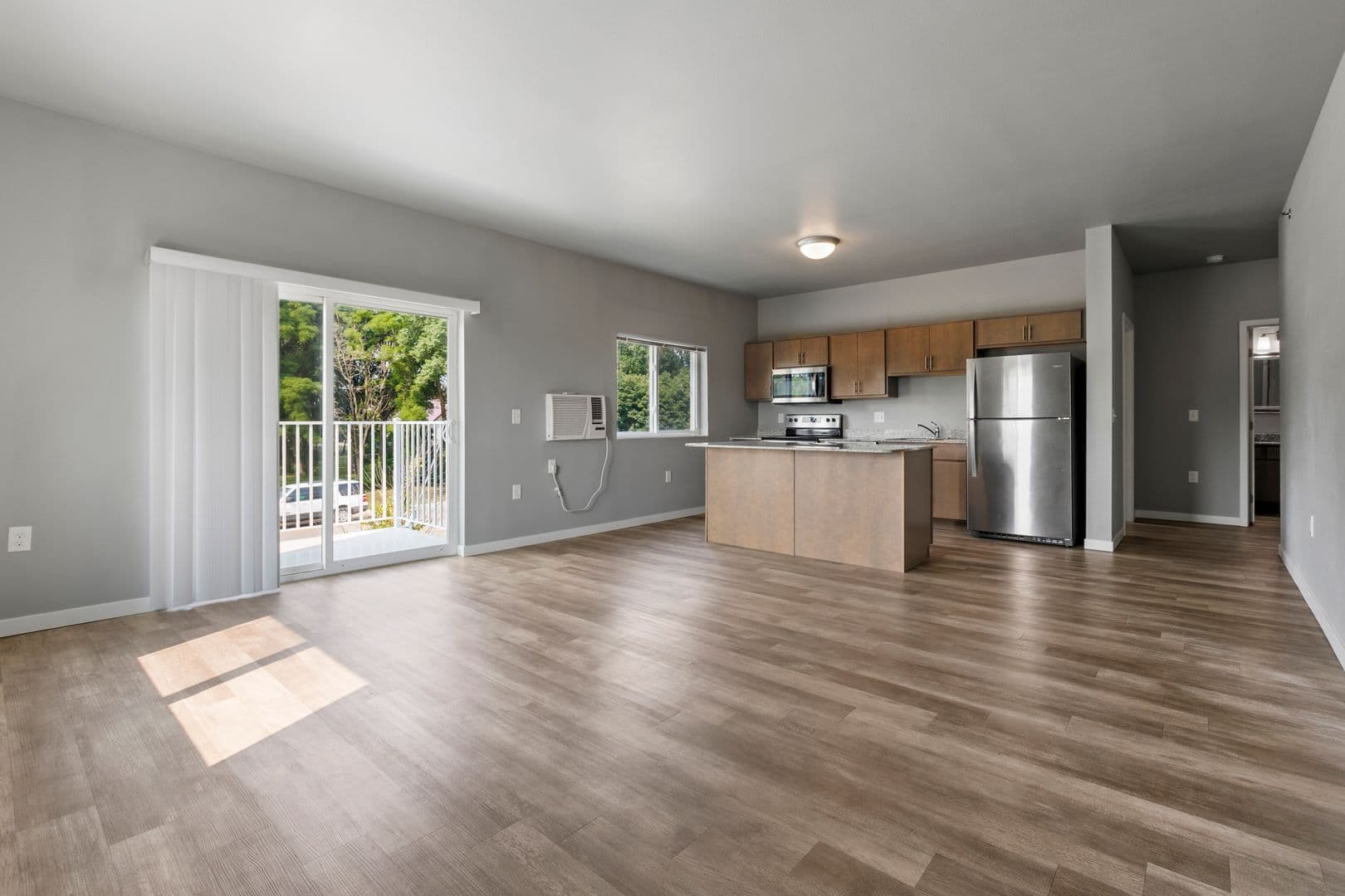 Brookings Apartment: 300 20th St S
