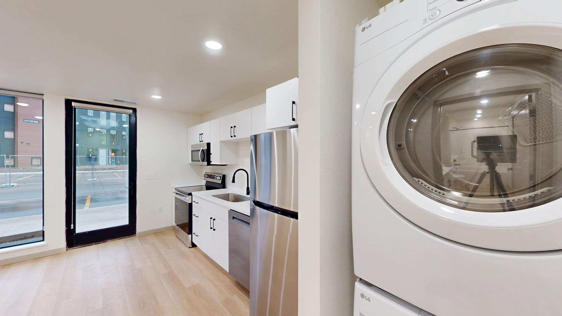 Brandon Apartment: 2401 E Country Club Ave