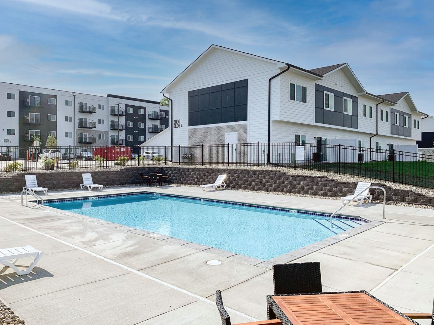 Sioux City Apartment: 5800 Sunnybrook Plaza