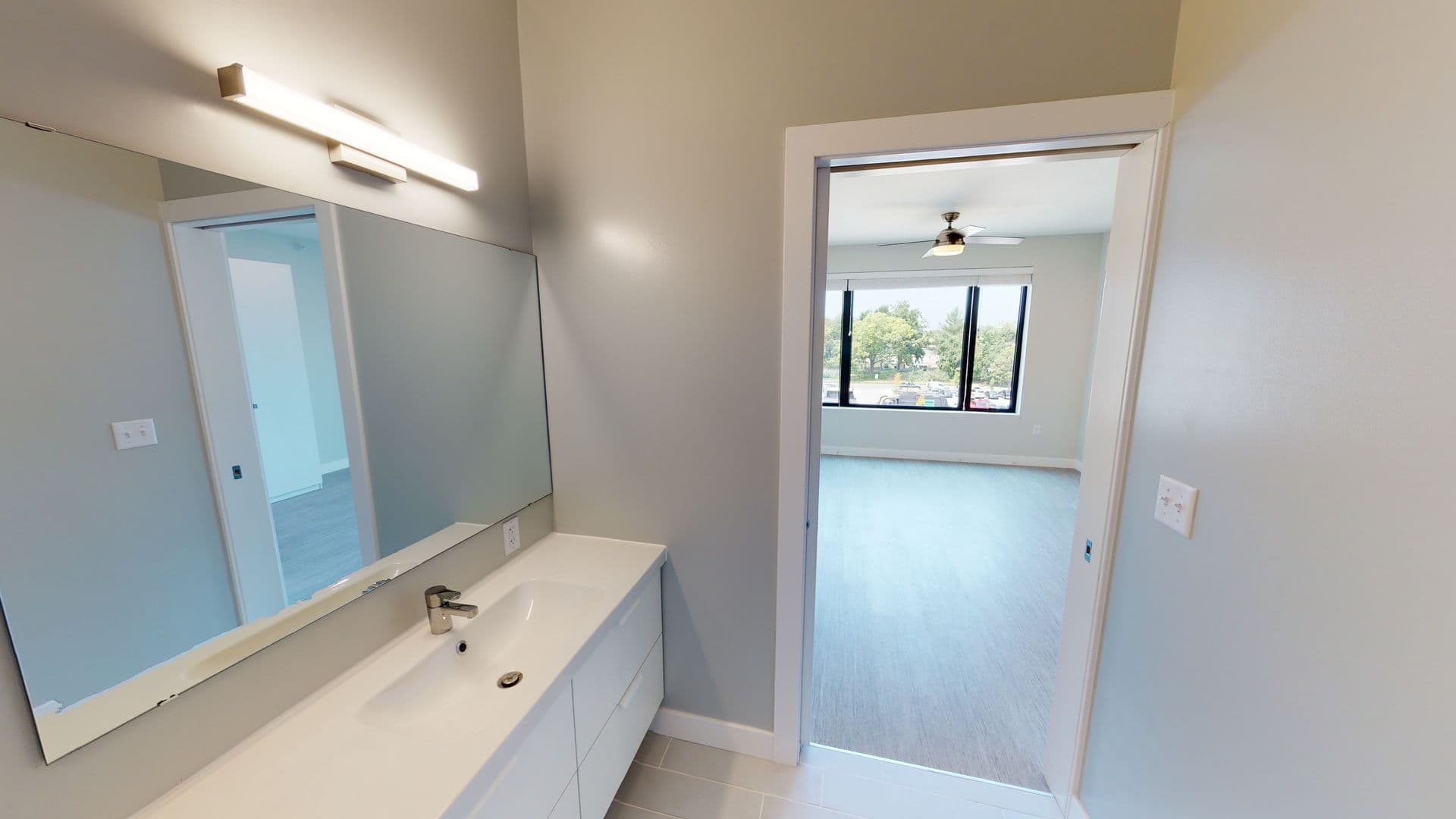 Des Moines Apartment: 2530 University Avenue