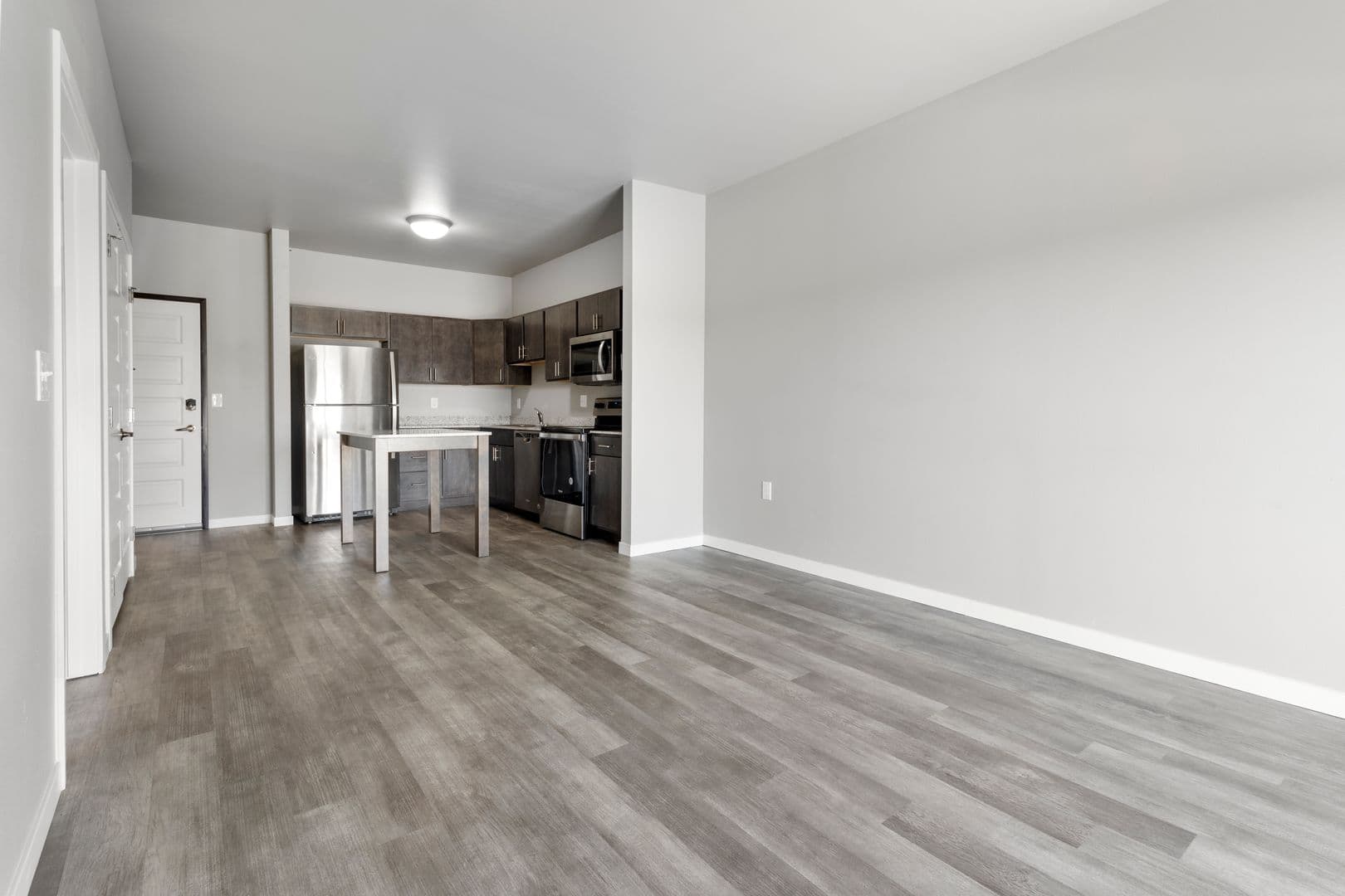 Brookings Apartment: 300 20th St S