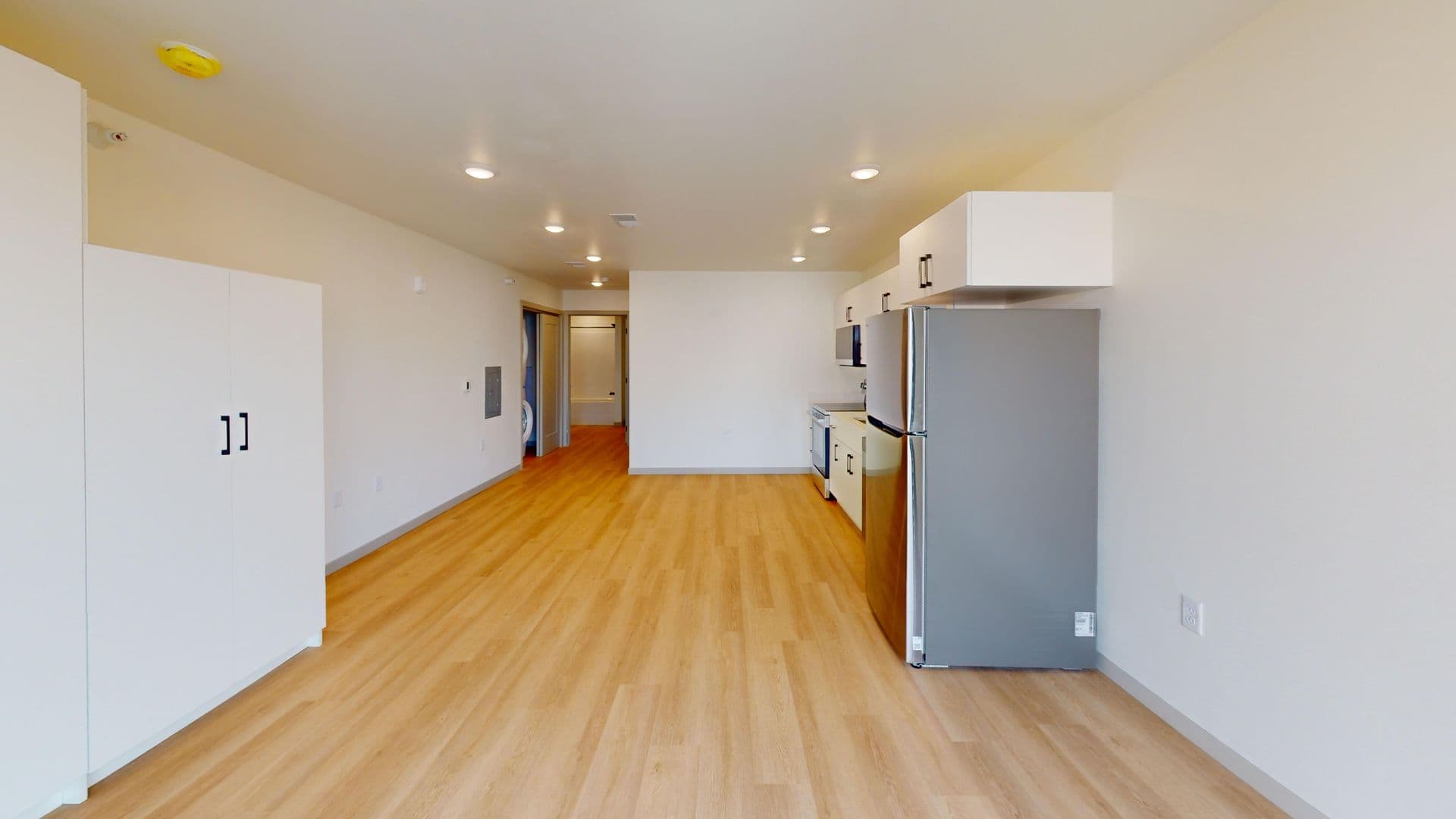 Crooks Apartment: 301 W Dianne St.