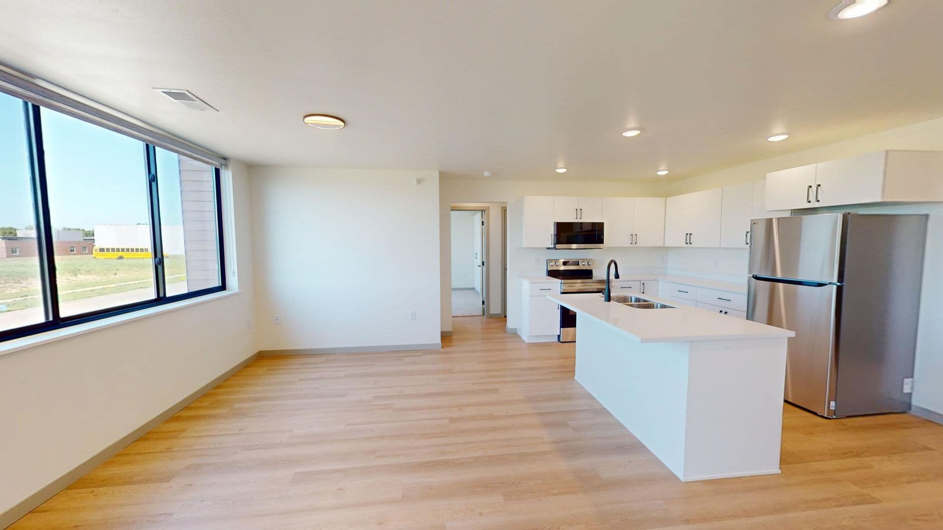 Crooks Apartment: 301 W Dianne St.