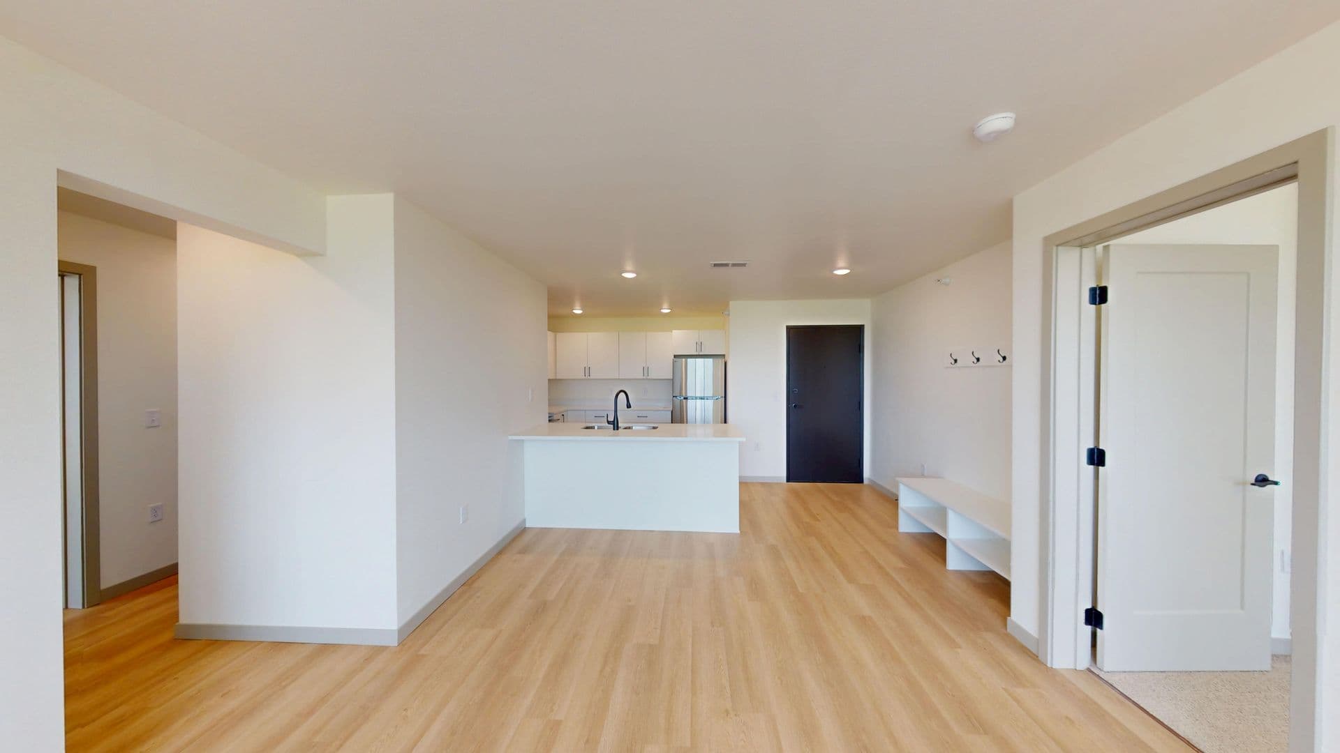 Crooks Apartment: 301 W Dianne St.