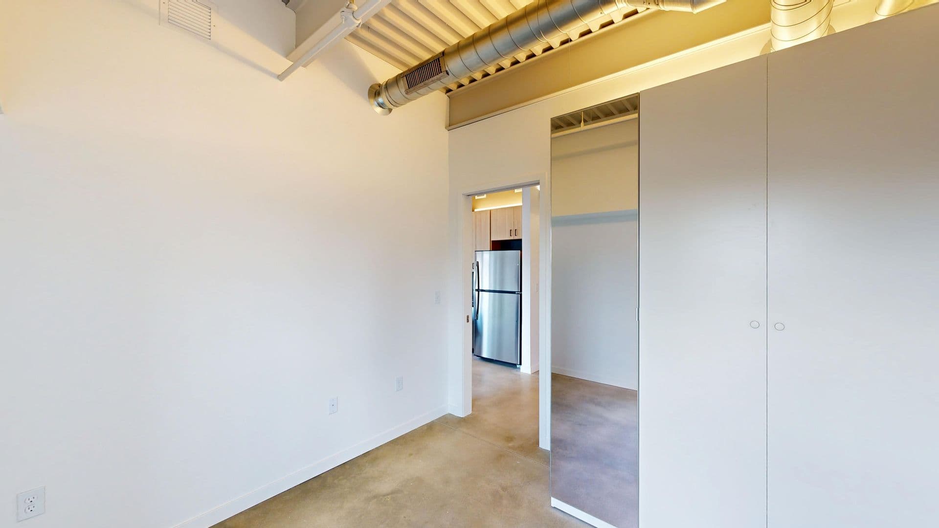 Des Moines Apartment: 418 East Grand Ave