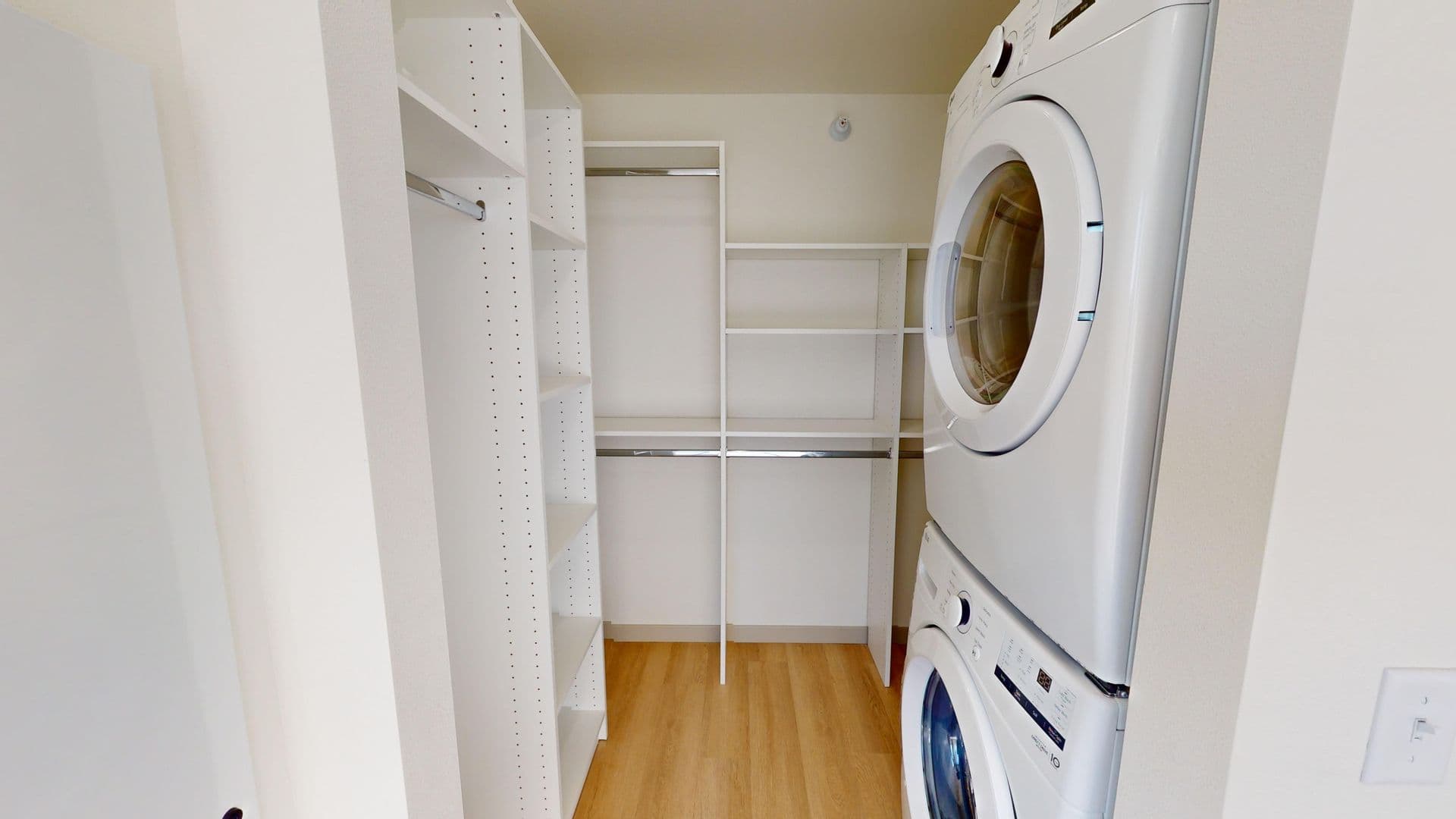 Brandon Apartment: 2401 E Country Club Ave