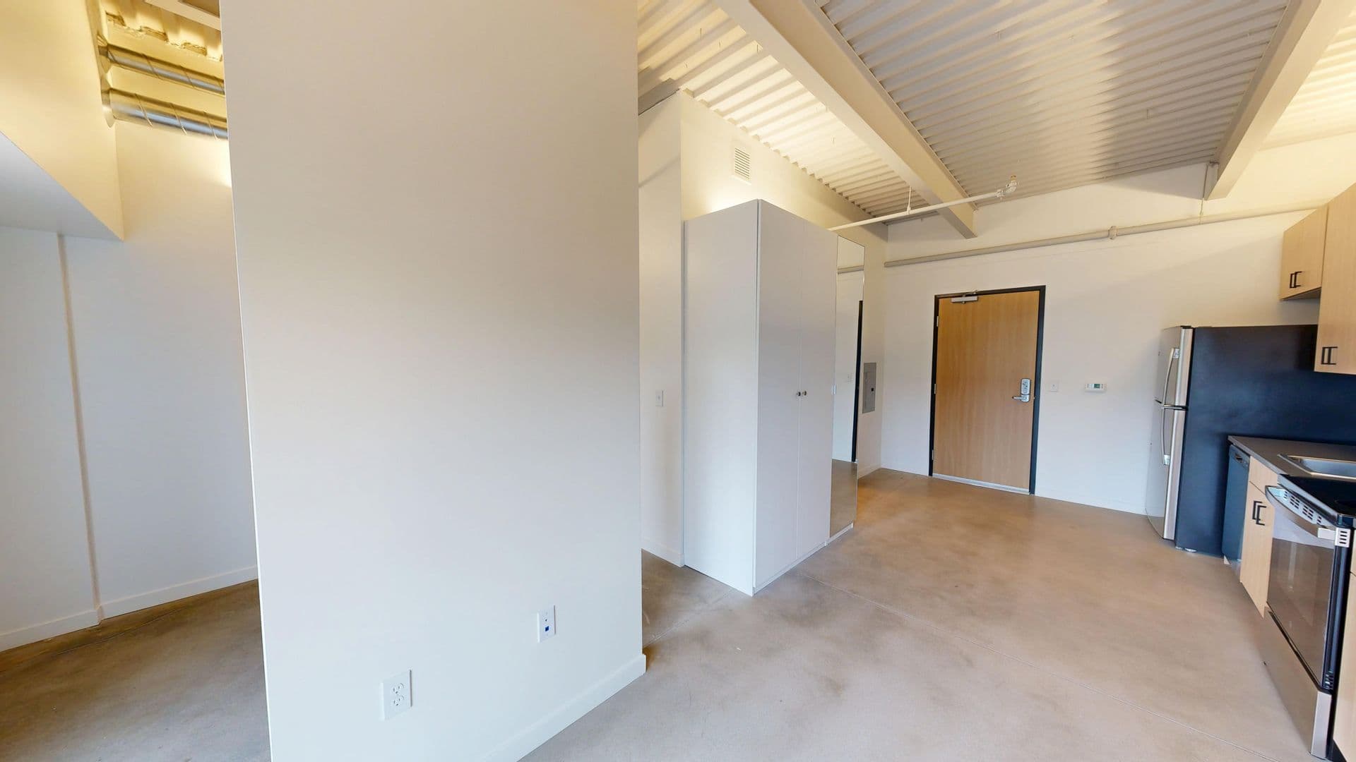 Des Moines Apartment: 418 East Grand Ave