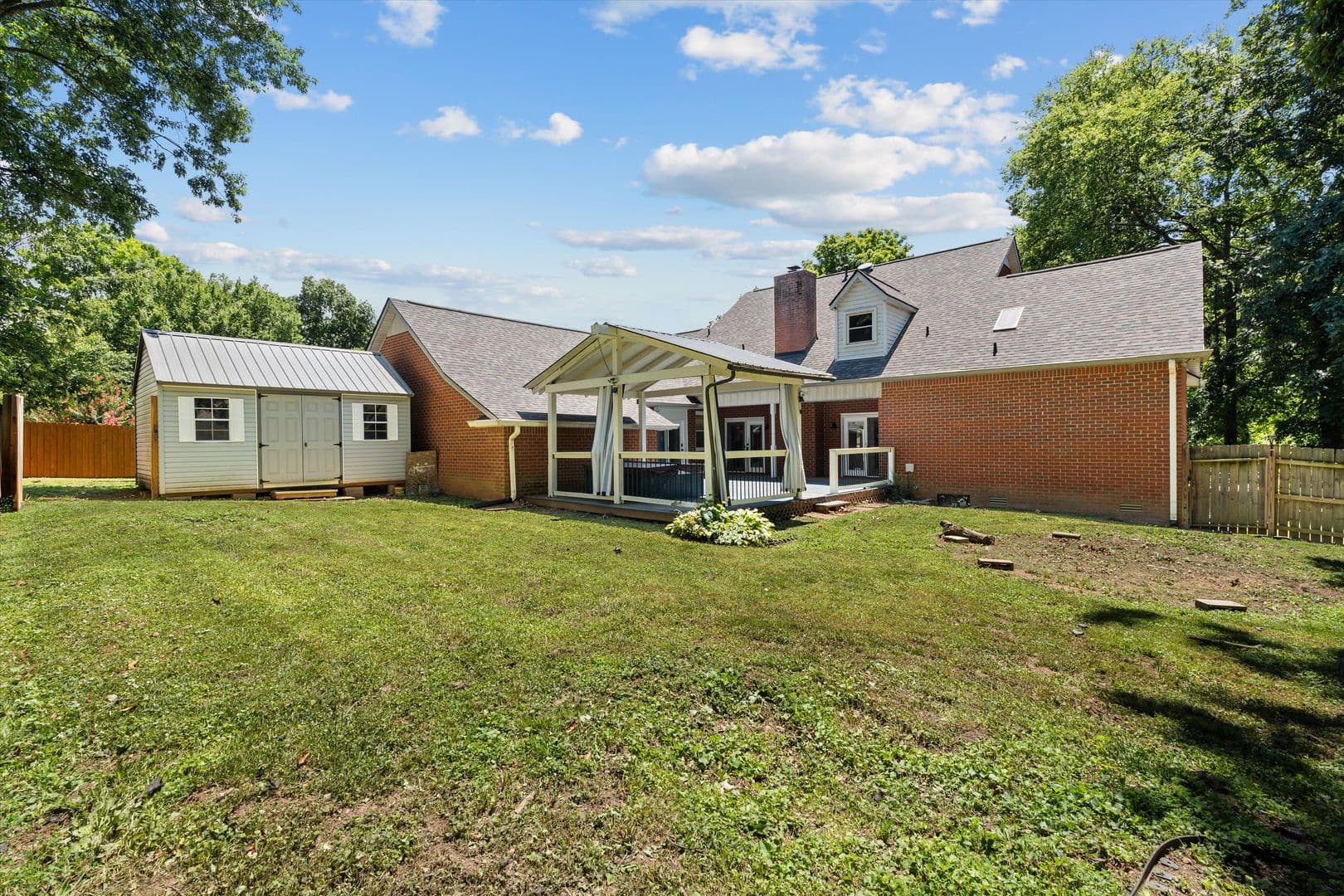 Smyrna House: 104 Oak Hill Drive