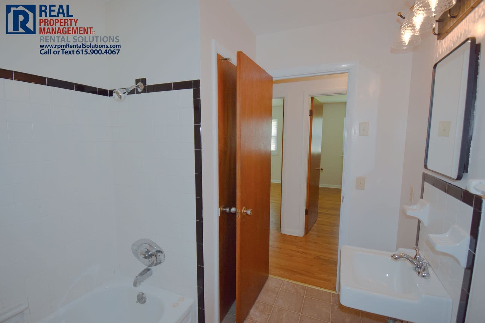 Murfreesboro House: 1910 Russell Drive