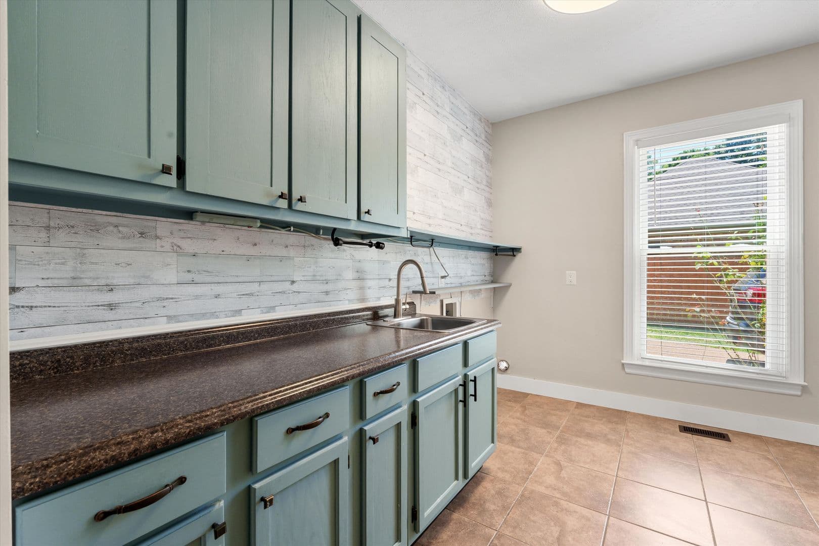 Smyrna House: 104 Oak Hill Drive