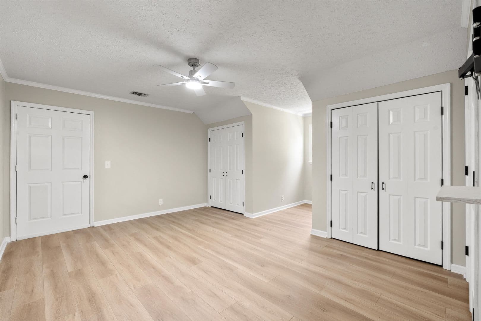 Smyrna House: 104 Oak Hill Drive