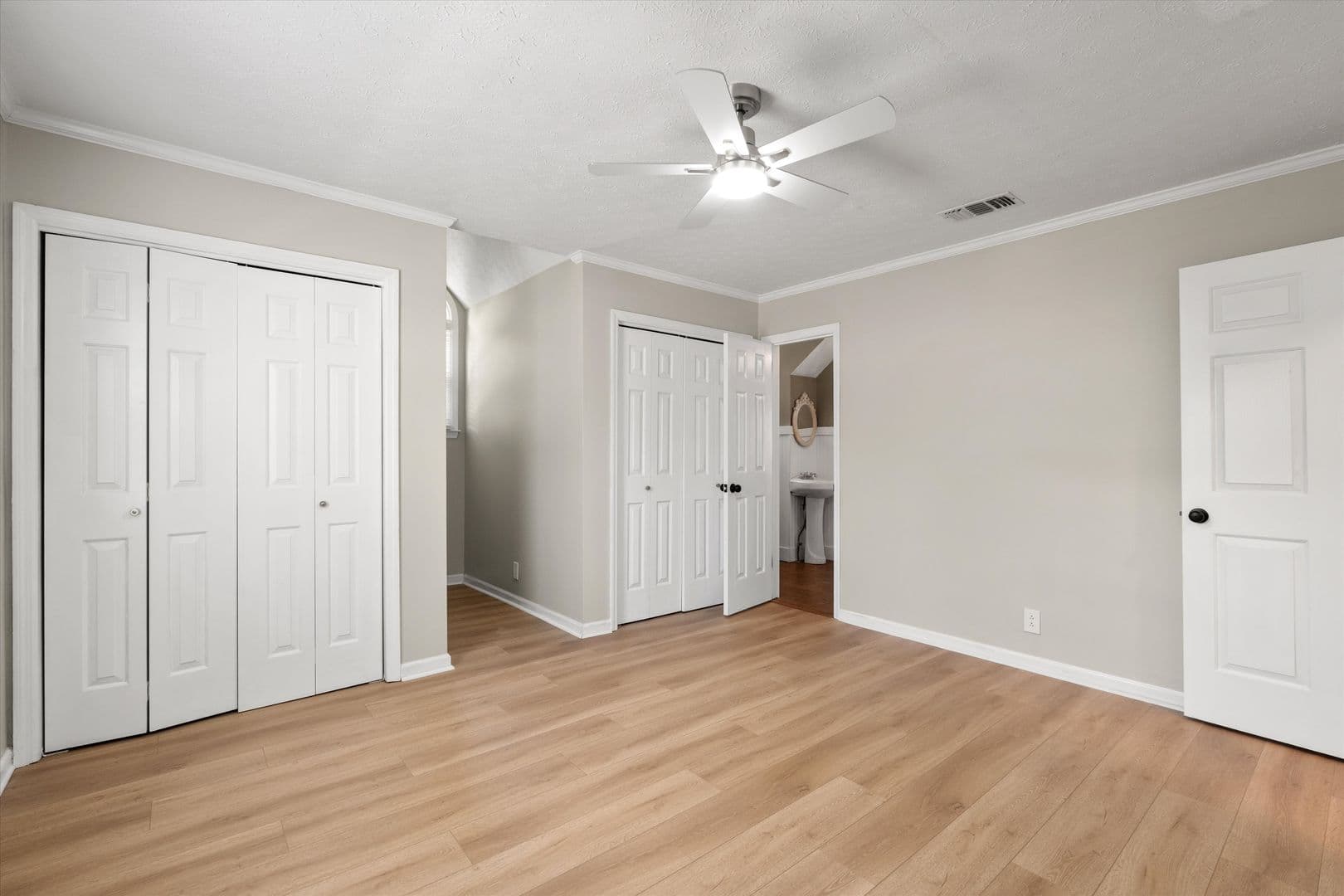 Smyrna House: 104 Oak Hill Drive