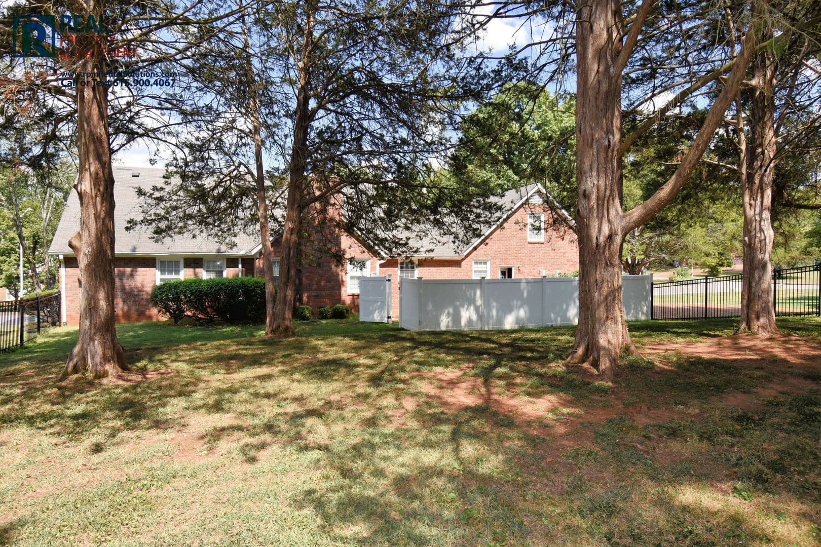 Murfreesboro House: 2107 Londonderry