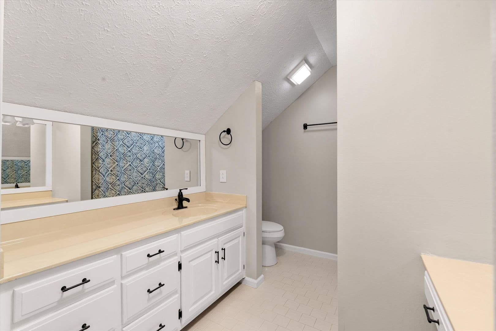 Smyrna House: 104 Oak Hill Drive