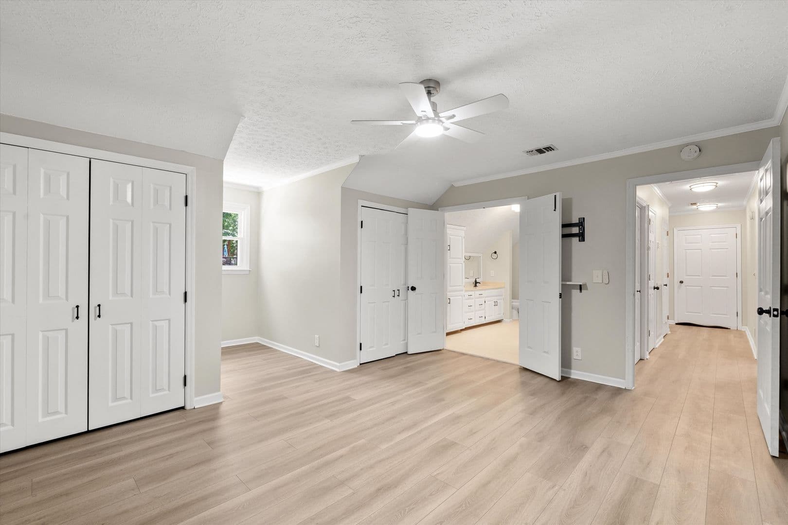 Smyrna House: 104 Oak Hill Drive