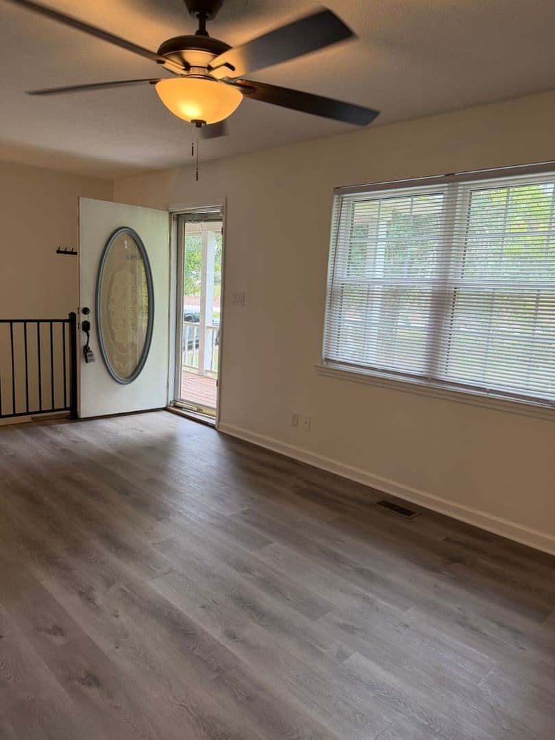 Ooltewah House: 9233 Snow Hill Rd