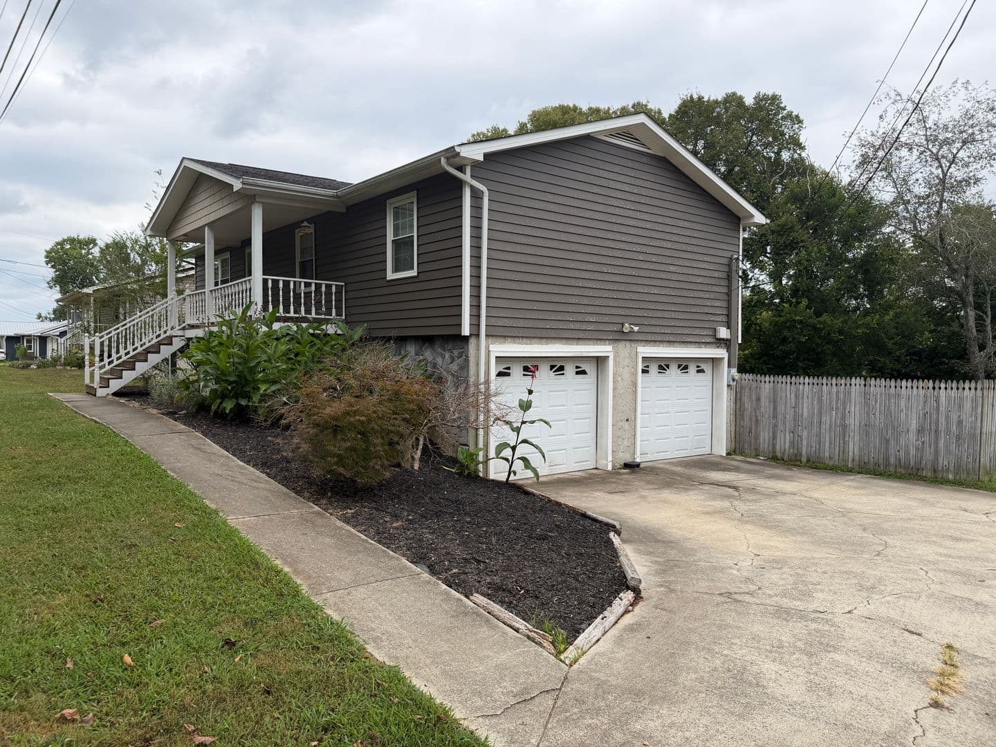 Ooltewah House: 9233 Snow Hill Rd