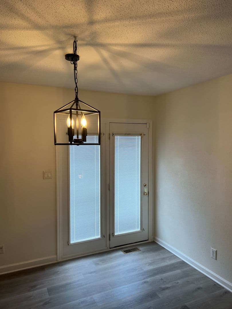 Ooltewah House: 9233 Snow Hill Rd