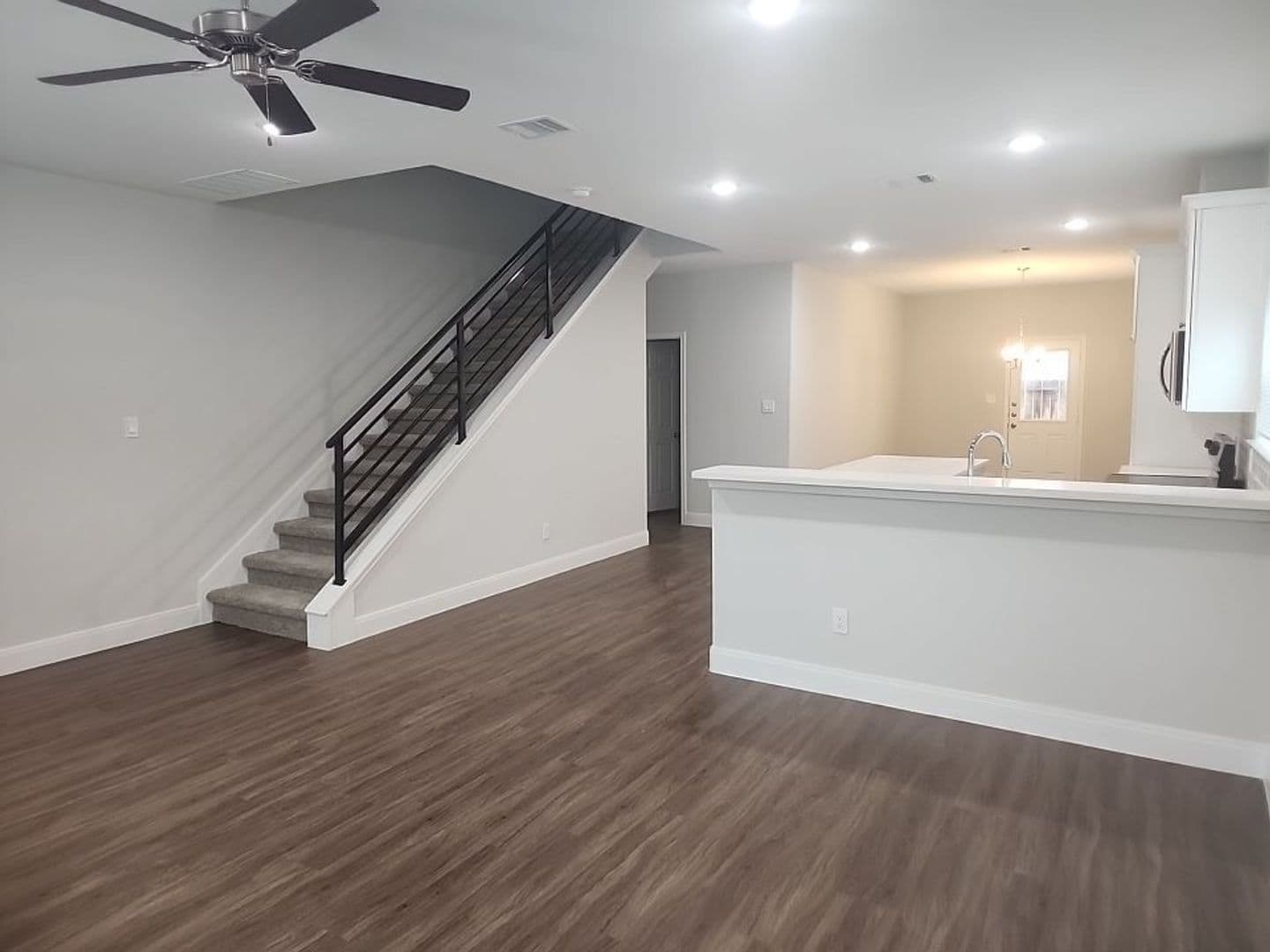 Houston Apartment: 832 Elkhart St A&B