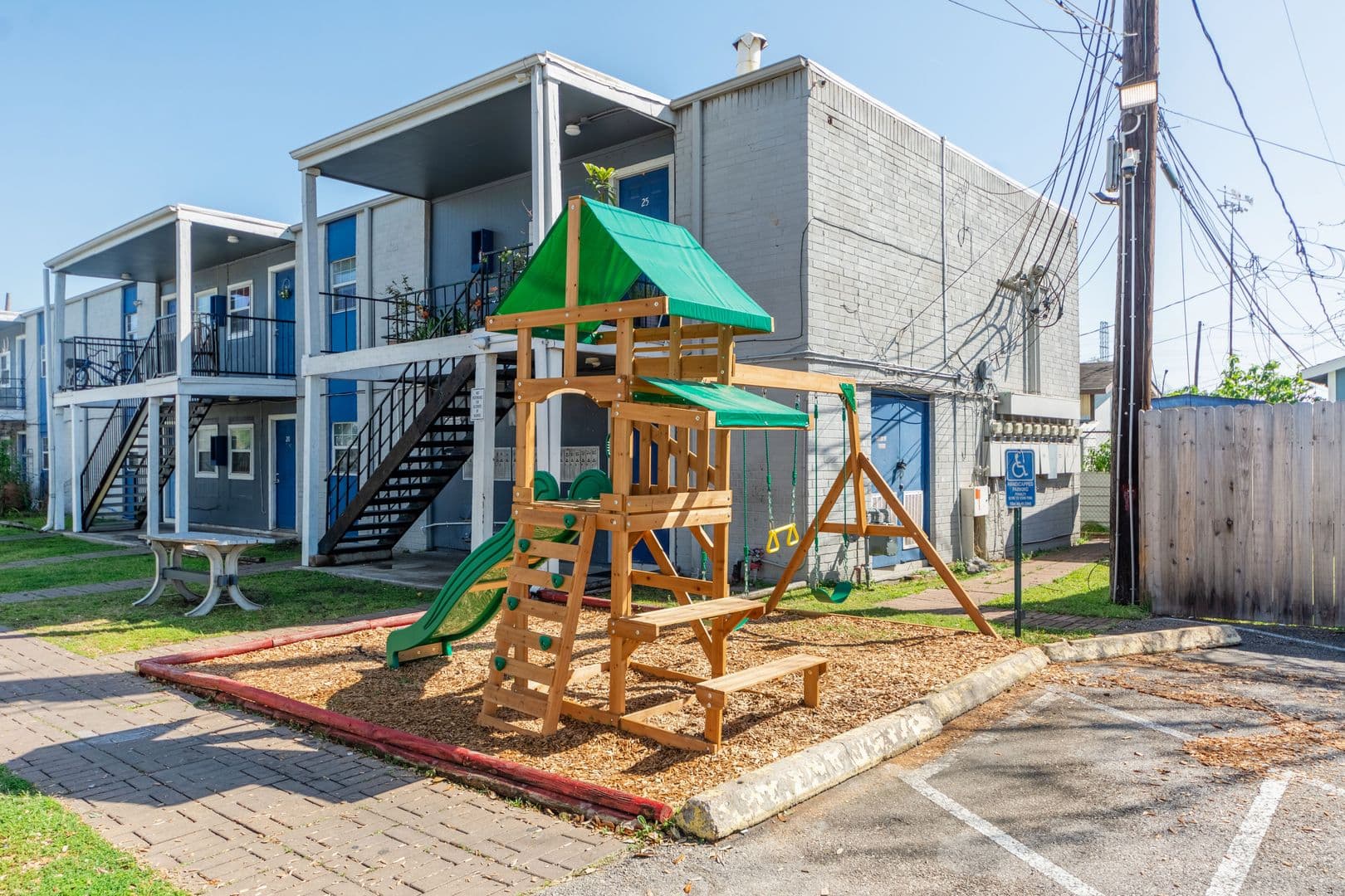 Houston Apartment: 1800 N Wayside Drive - Unit 23