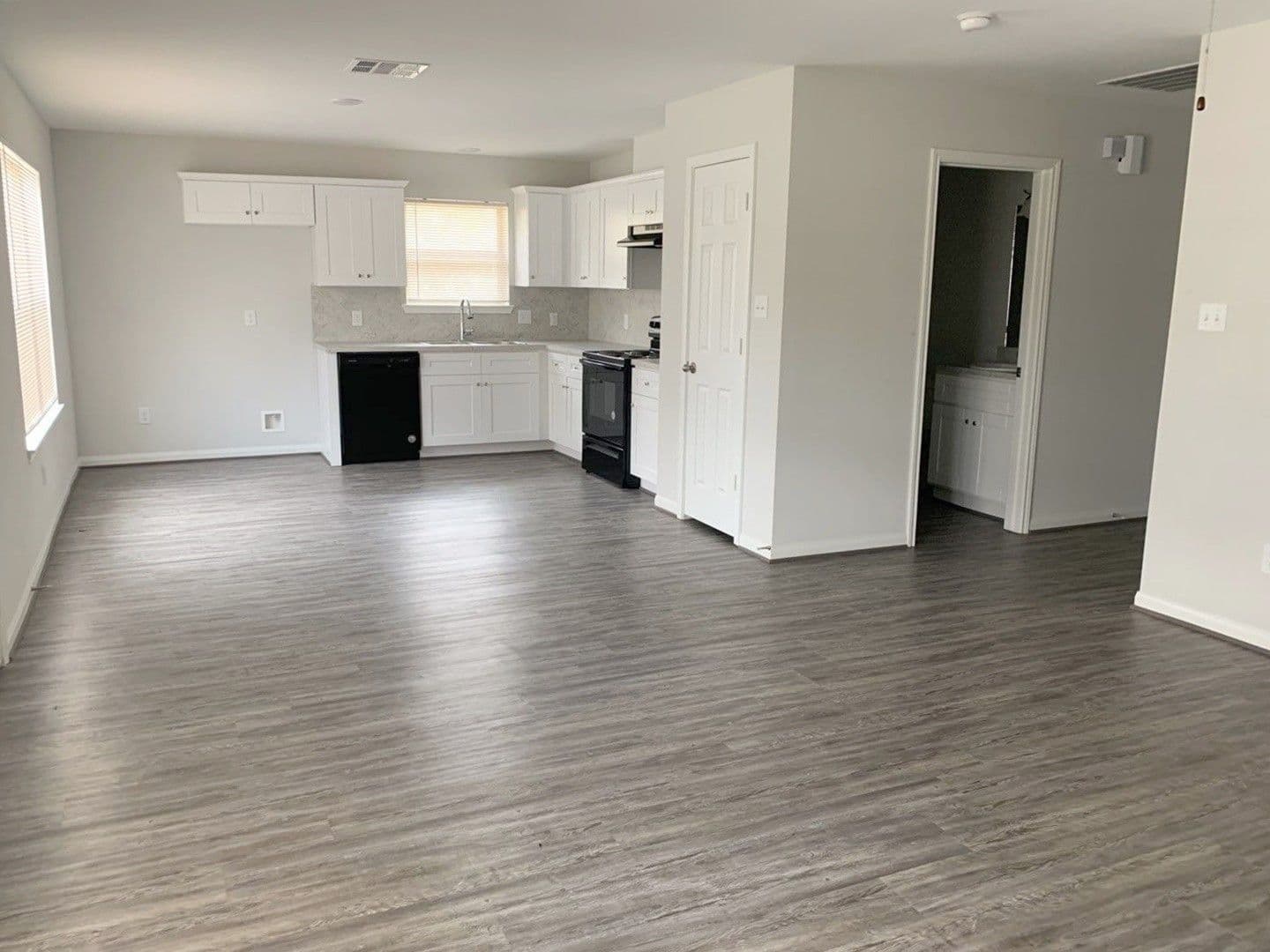 Houston House: 7801 Angus St.