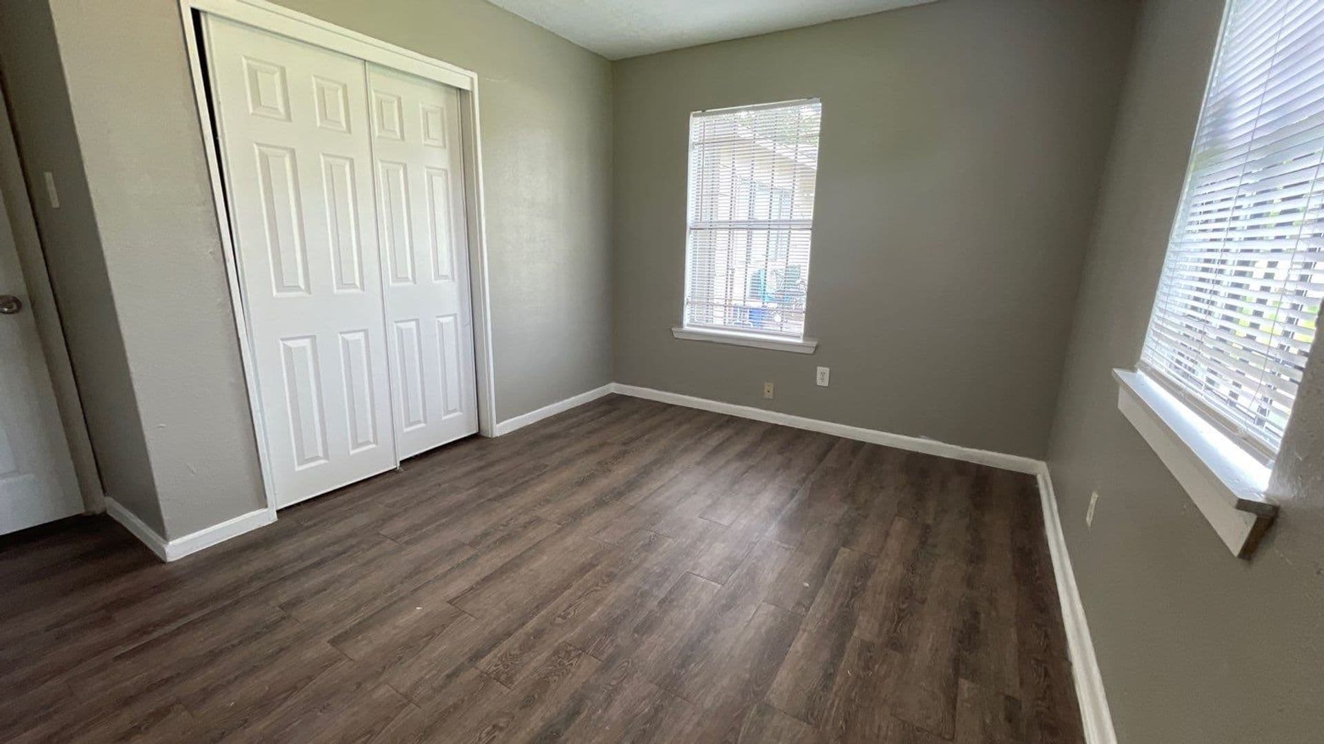 Houston House: 8303 Saint Lo