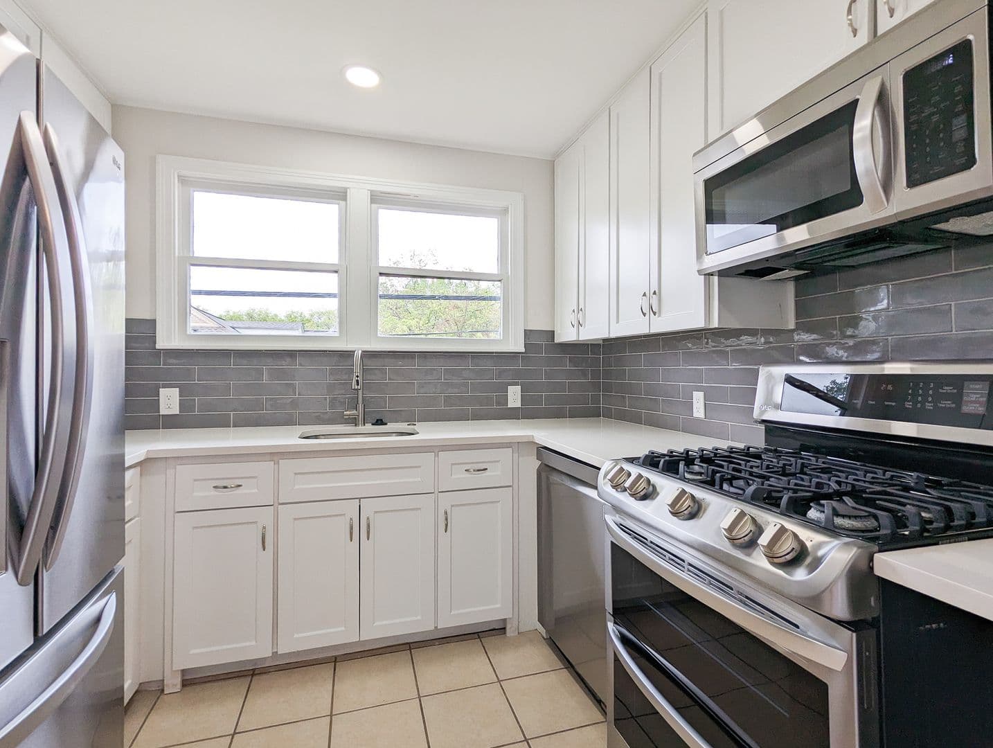 Houston Apartment: 2306 Addison Rd