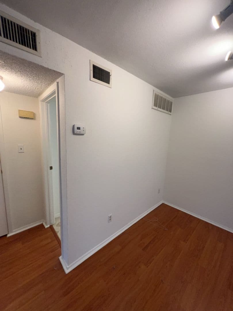 Houston House: 10053 Westpark Dr Apt 332