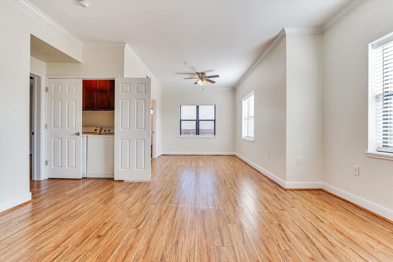 Houston Apartment: 10102 Neuens Rd