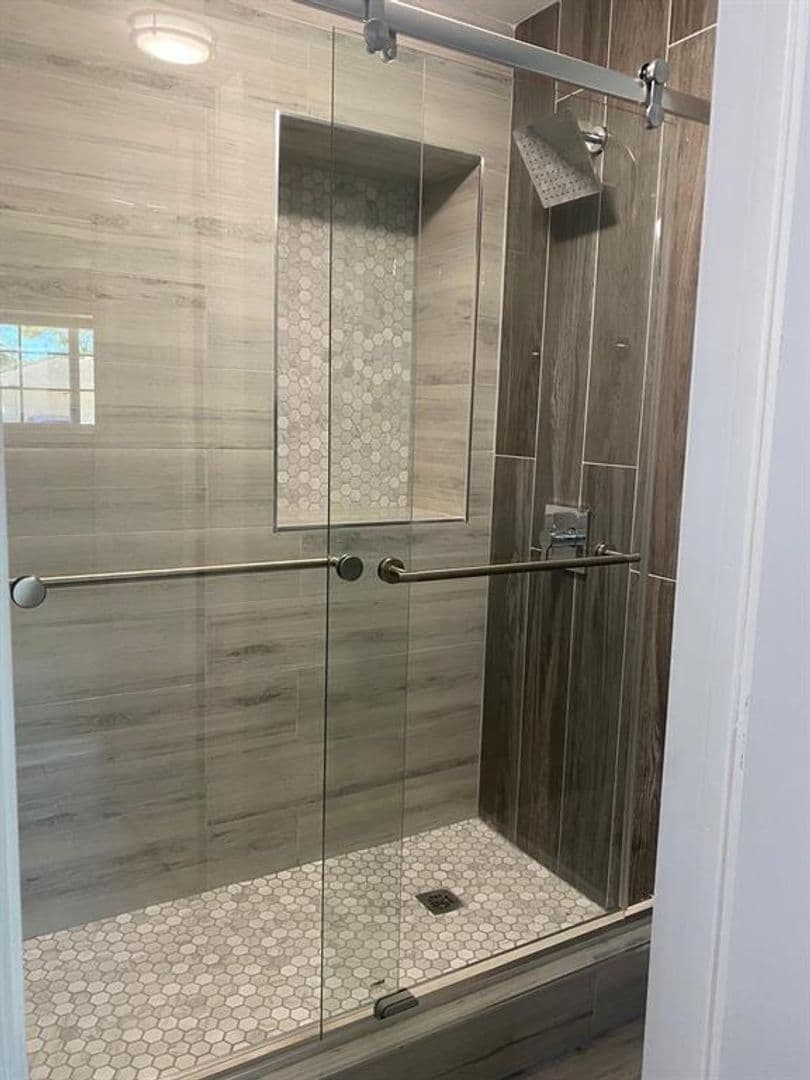 Houston Apartment: Waxwing St