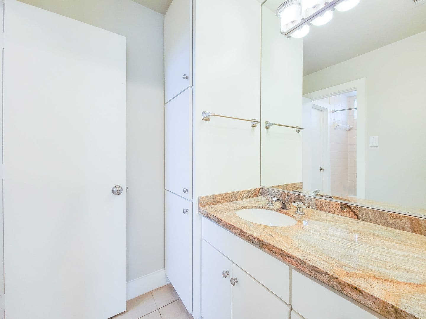 Houston House: 5710 Cornish Street #2