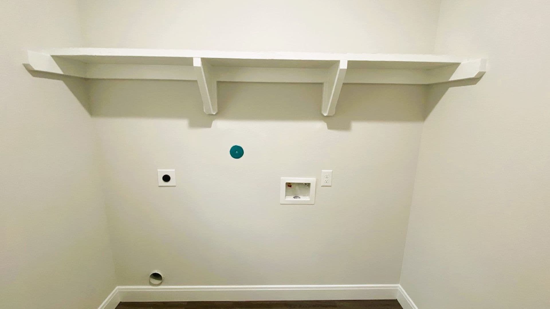 Houston Apartment: 8237 Locksley Rd.